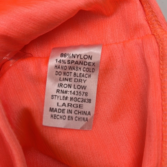 HOT & DELICIOUS Bikini top - Picture 5 of 6